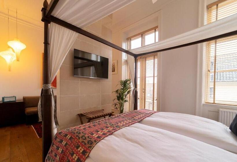 Полулюкс, Babette Guldsmeden