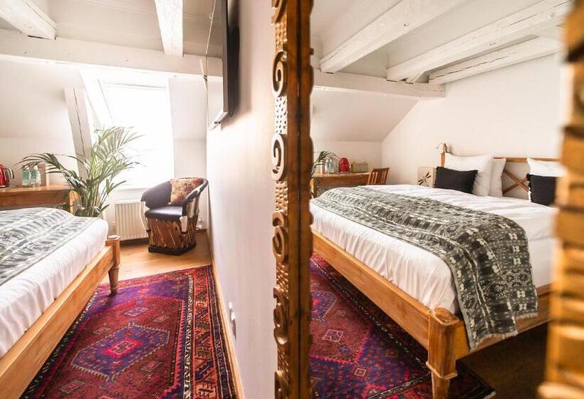 Номер Basic, Babette Guldsmeden