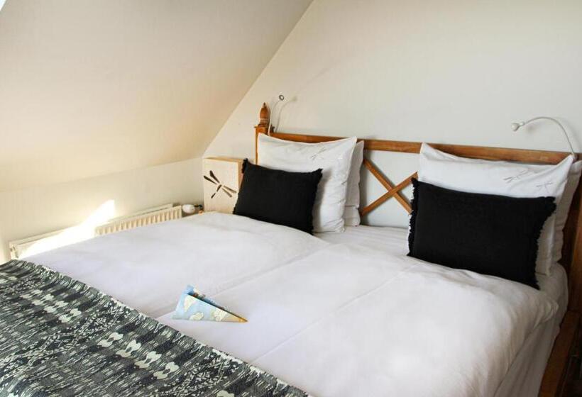 Номер Стандарт, Babette Guldsmeden