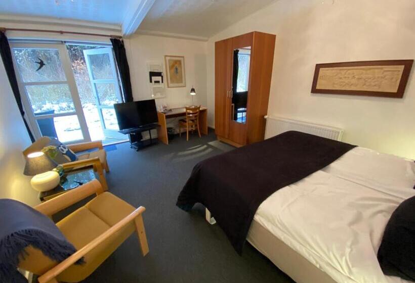 חדר משפחתי, Bromølle Kro