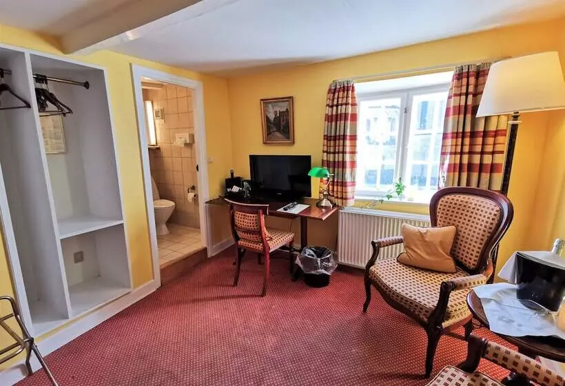 Quarto deluxe, Dagmar