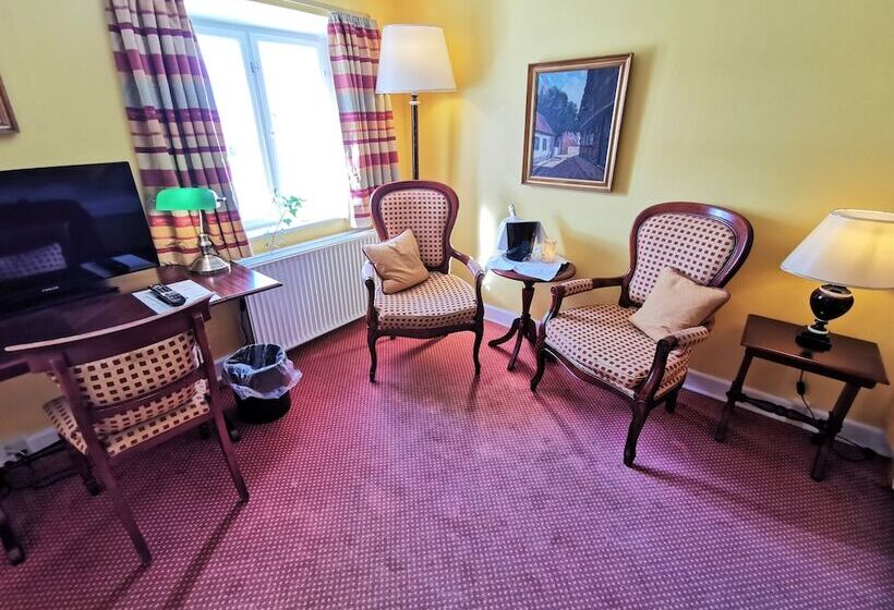 غرفة ديلوكس, Dagmar