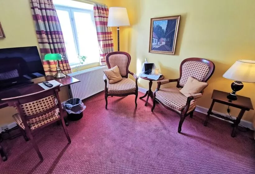 Quarto deluxe, Dagmar
