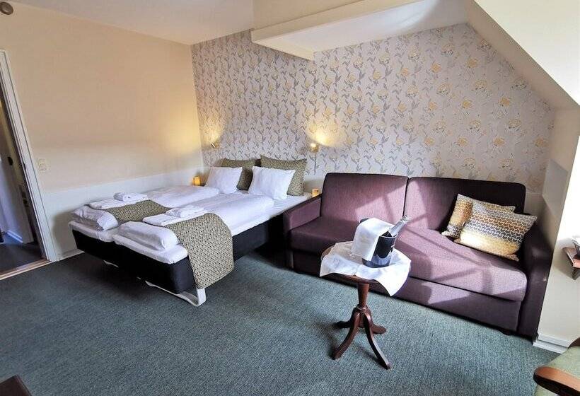 غرفة عائلية, Dagmar