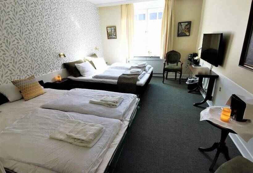 غرفة عائلية, Dagmar