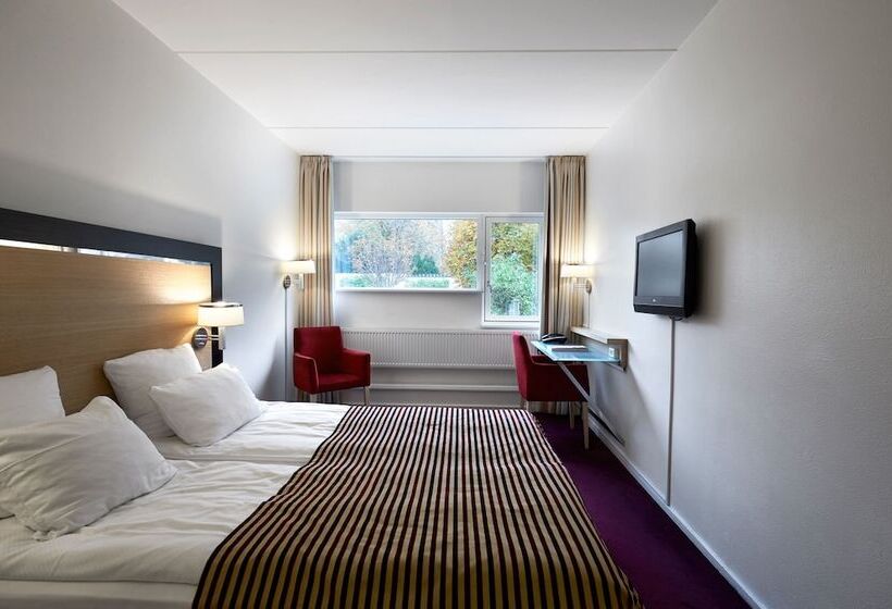 Camera Standard, Gentofte