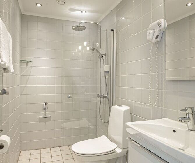 غرفة قياسية مطلّة علي البحيرة, Golf Hotel Viborg