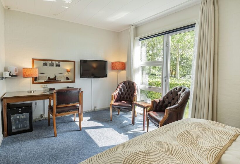 Номер Стандарт Вид на Озеро, Golf Hotel Viborg