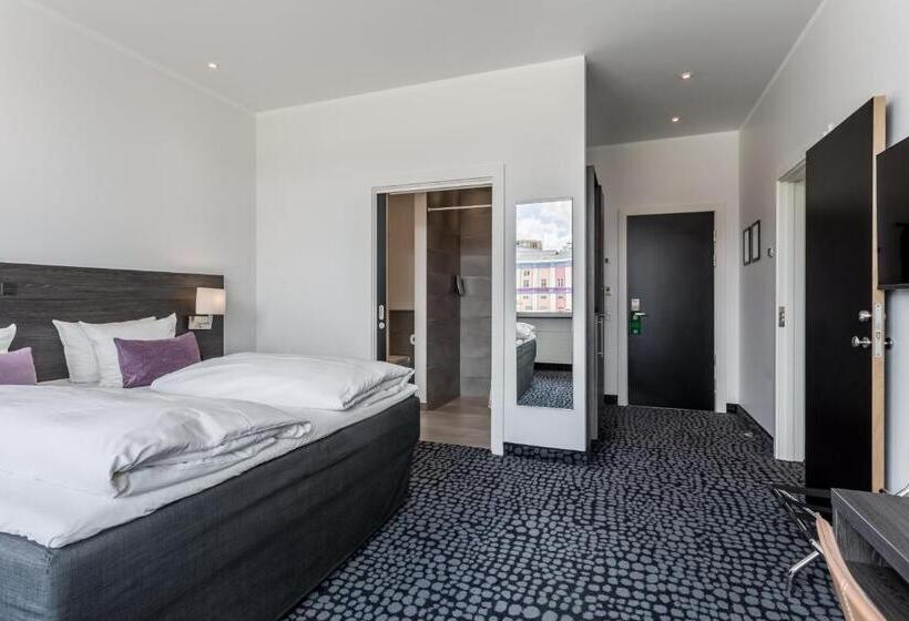 디럭스 룸 킹사이즈 침대, Profilhotels Mercur