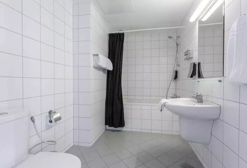 اتاق استاندارد سه نفره, Profilhotels Mercur