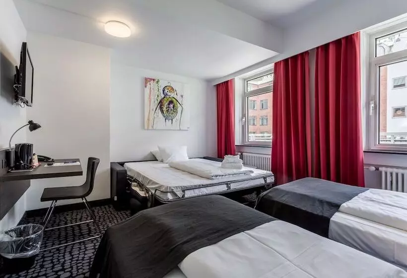 اتاق استاندارد سه نفره, Profilhotels Mercur