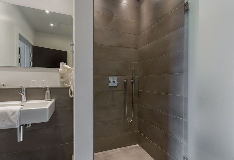 디럭스 룸 킹사이즈 침대, Profilhotels Mercur