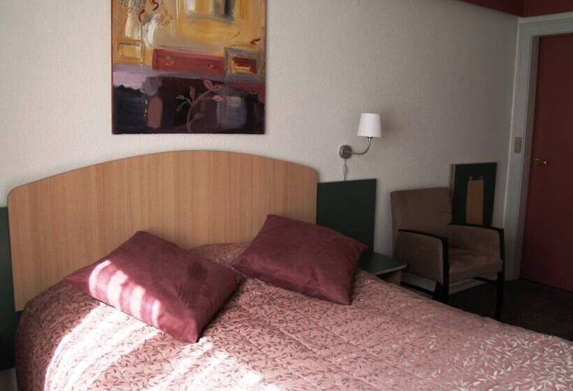 חדר בסיסי, Rold Storkro