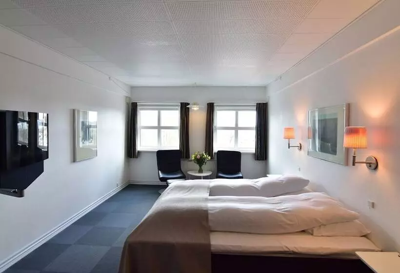 Standard-huone, Schaumburg