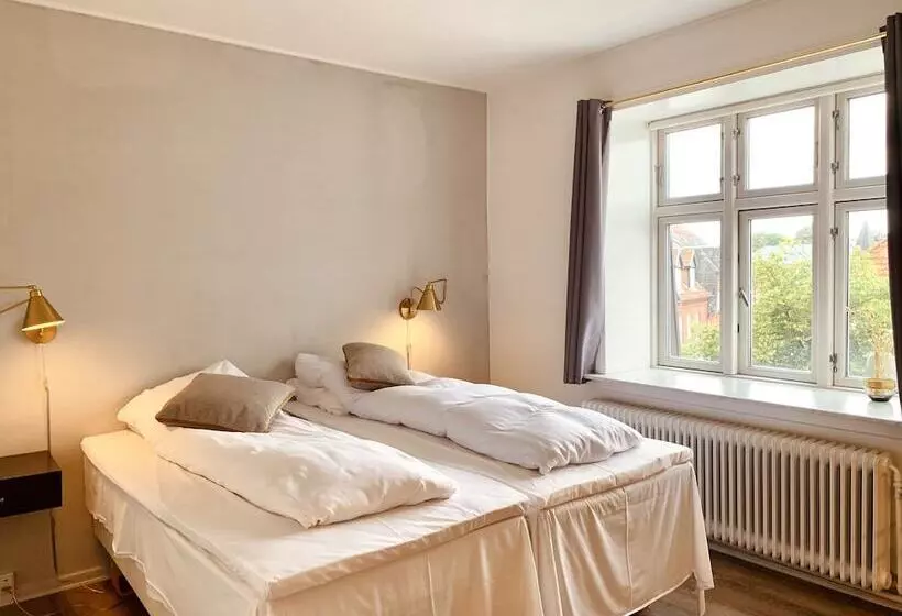 Standard-huone, Schaumburg