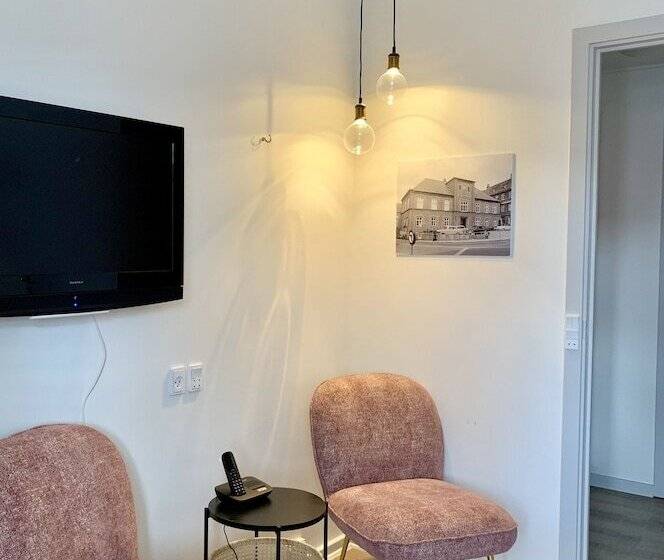 标准间, Schaumburg