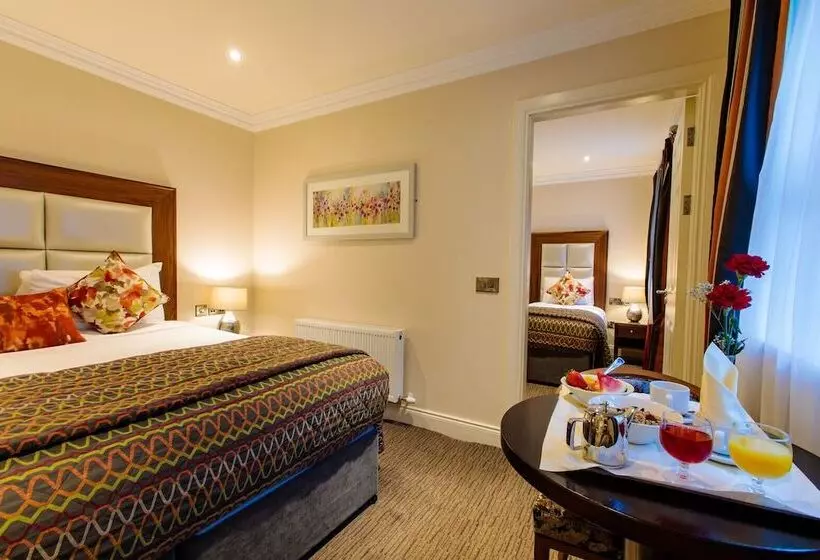 اتاق خانوادگی, Grand Hotel Tralee