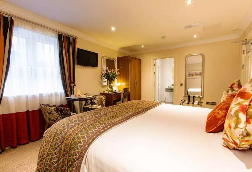 اتاق استاندارد چهار تخته, Grand Hotel Tralee