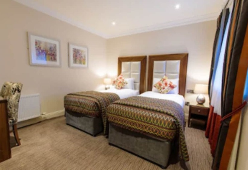 Четырехместный Номер Стандарт, Grand Hotel Tralee