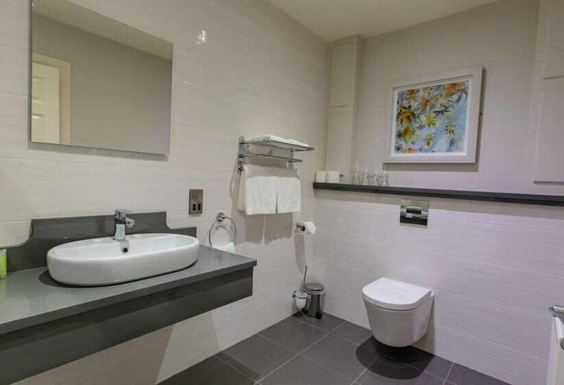 חדר סטנדרט לארבעה, Grand Hotel Tralee