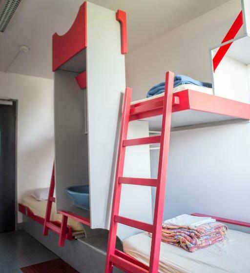 スタンダードトリプルルーム, Auberge De Jeunesse Hi Paris Le D Artagnan