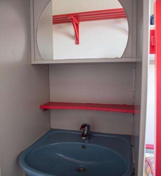 スタンダード４人部屋, Auberge De Jeunesse Hi Paris Le D Artagnan