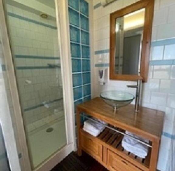 キングサイズベッドのスーペリアルーム, Auberge De Jeunesse Hi Paris Le D Artagnan