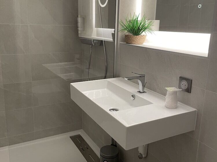 חדר סטנדרט, Brit Hotel, Spa & Restaurant   Colmar Est