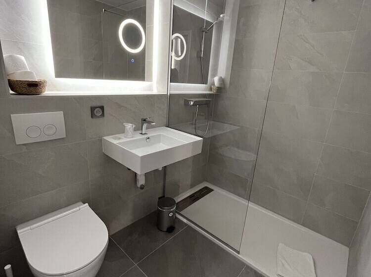 חדר סטנדרט, Brit Hotel, Spa & Restaurant   Colmar Est