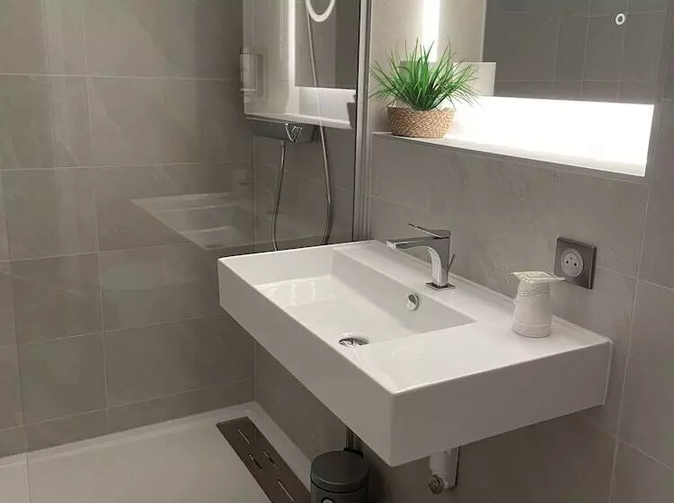 スタンダードトリプルルーム, Brit Hotel, Spa & Restaurant   Colmar Est