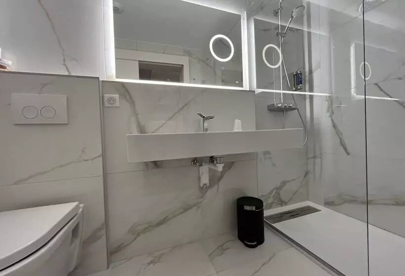 スタンダードトリプルルーム, Brit Hotel, Spa & Restaurant   Colmar Est