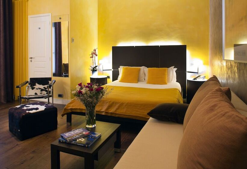 חדר סופריור לשלושה, Des Arceaux