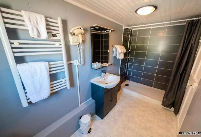 Standard Triple Room, Du Levant