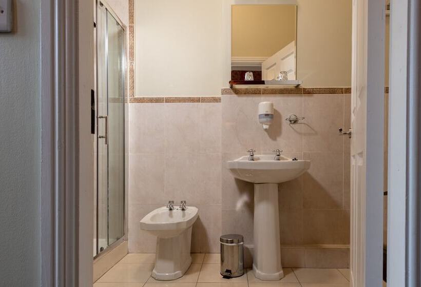 标准间, Egans House