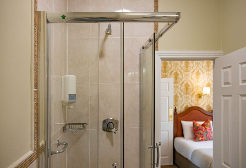 家庭间, Egans House