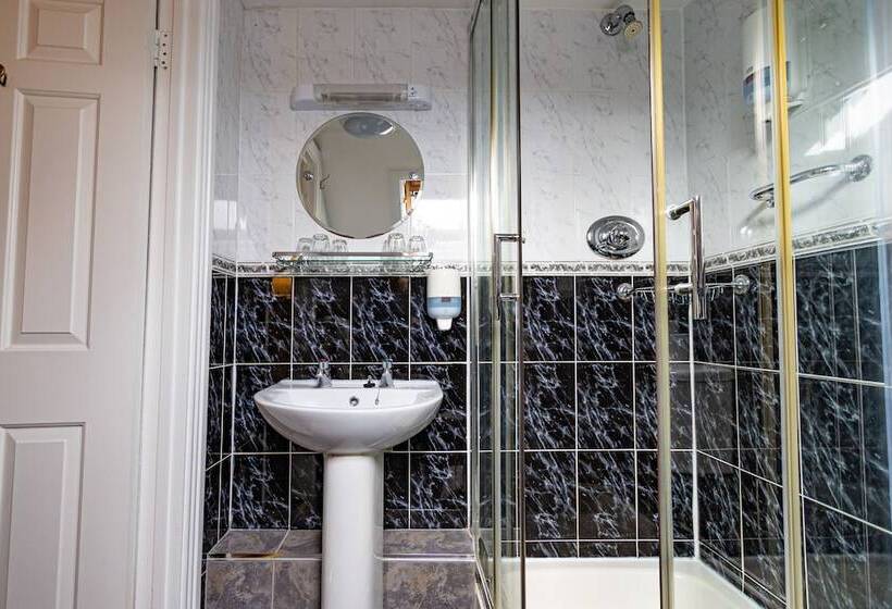 家庭间, Egans House