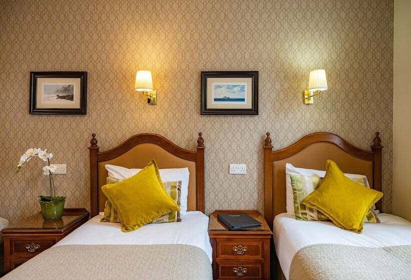 四人标准间, Egans House