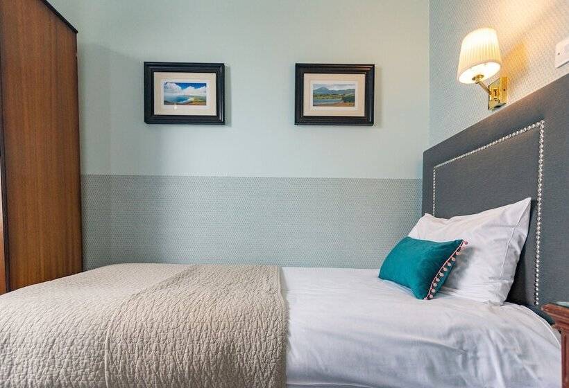 标准单人间, Egans House