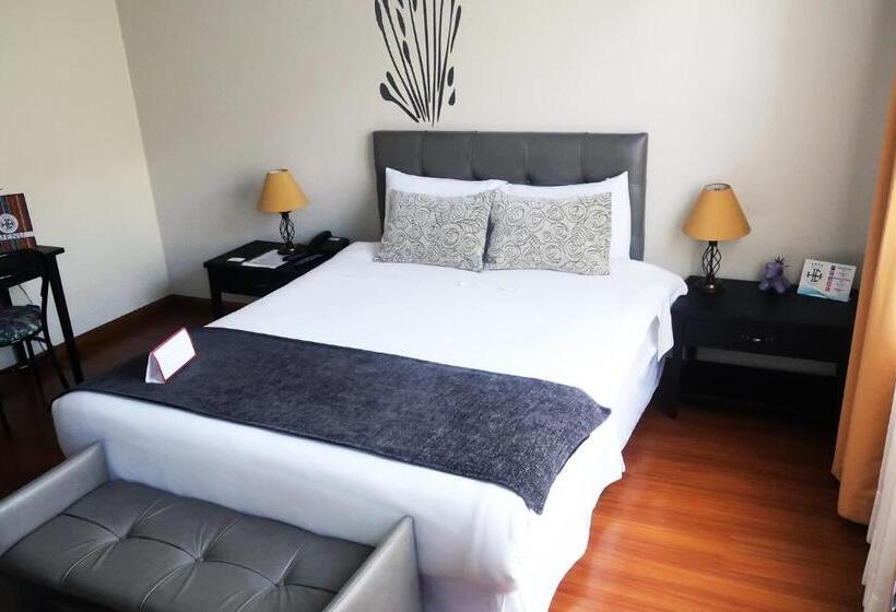 スタンダードルーム, Embassy Quito