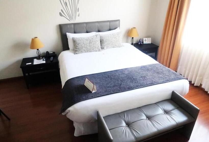 スタンダードトリプルルーム, Embassy Quito