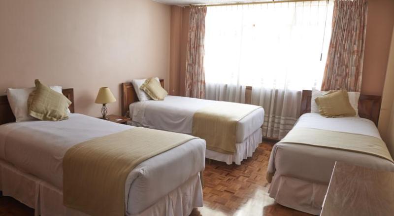 スタンダードトリプルルーム, Embassy Quito