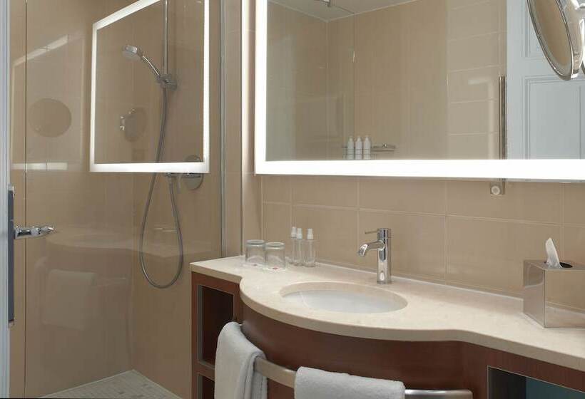 シティビューのデラックスルーム, Paris Marriott Opera Ambassador