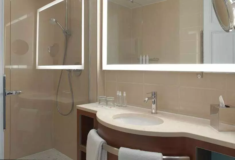 اتاق لوکس با چشم‌انداز شهر, Paris Marriott Opera Ambassador