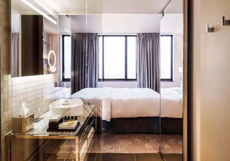 سوییت اجرایی, Paris Marriott Opera Ambassador