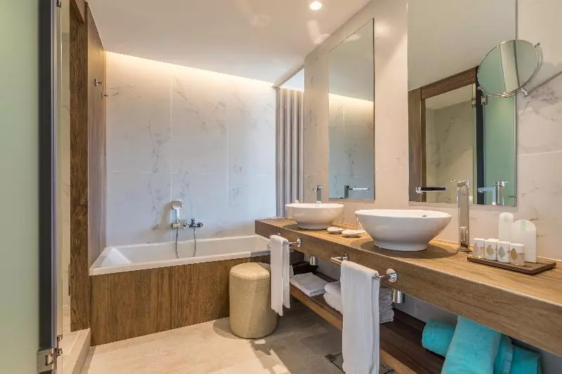 اتاق سوپریور با تخت بزرگ, Paris Marriott Opera Ambassador