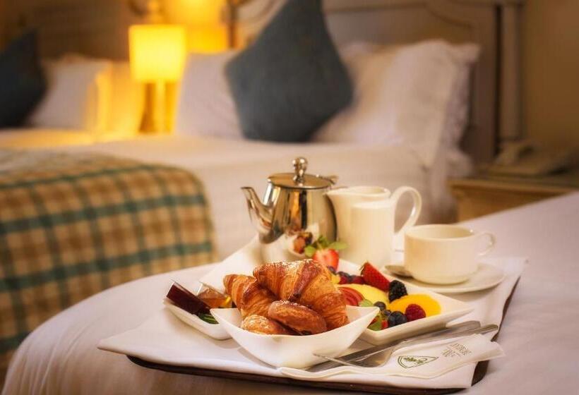 חדר משפחתי, The Inn At Dromoland