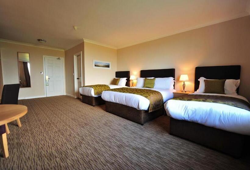 חדר משפחתי, The Inn At Dromoland