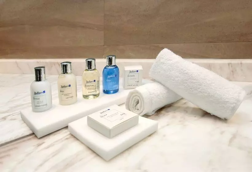オーシャンビューのプレミアムルーム。, Radisson Blu Hotel & Resort, Abu Dhabi Corniche
