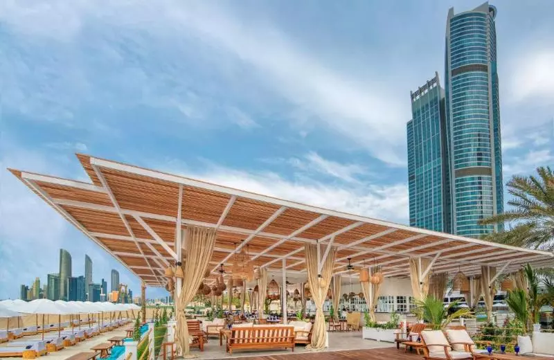 シティビューのスーペリアルーム, Radisson Blu Hotel & Resort, Abu Dhabi Corniche