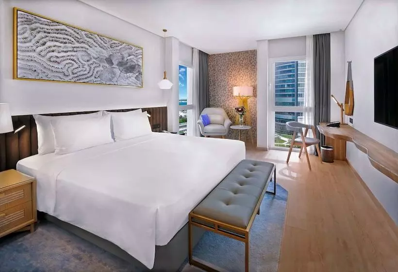 海の見えるエクゼクティブスイート, Radisson Blu Hotel & Resort, Abu Dhabi Corniche